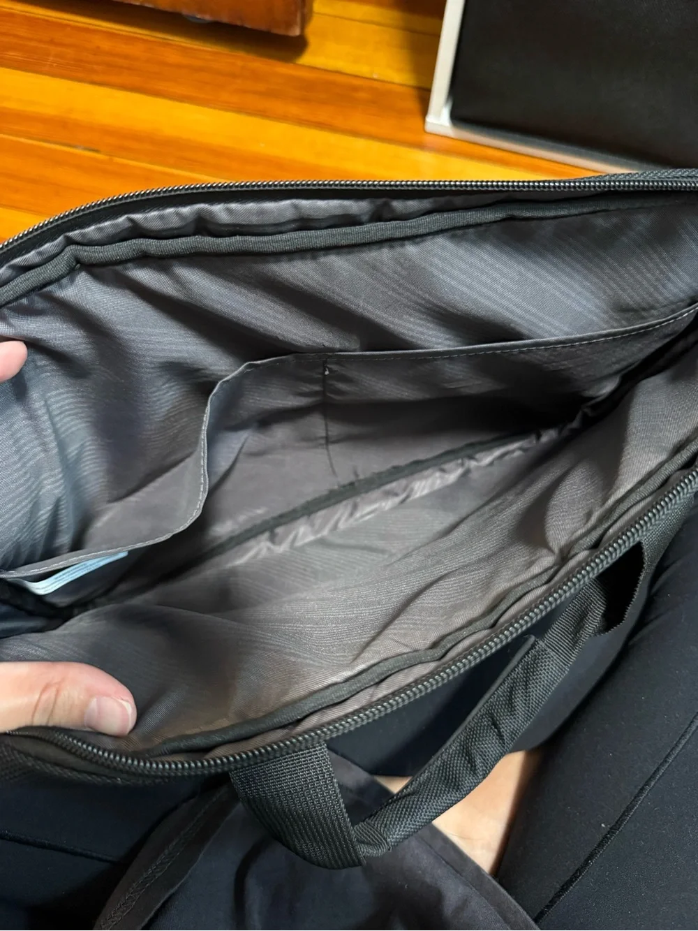 Samsonite Black Men's Laptop Shoulder/Messenger Bag